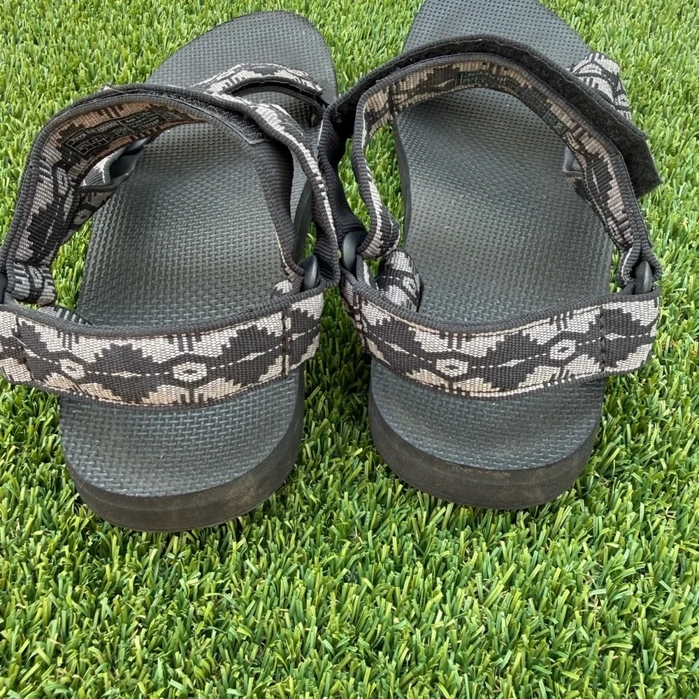 Teva Original Universal sandals  Size 9